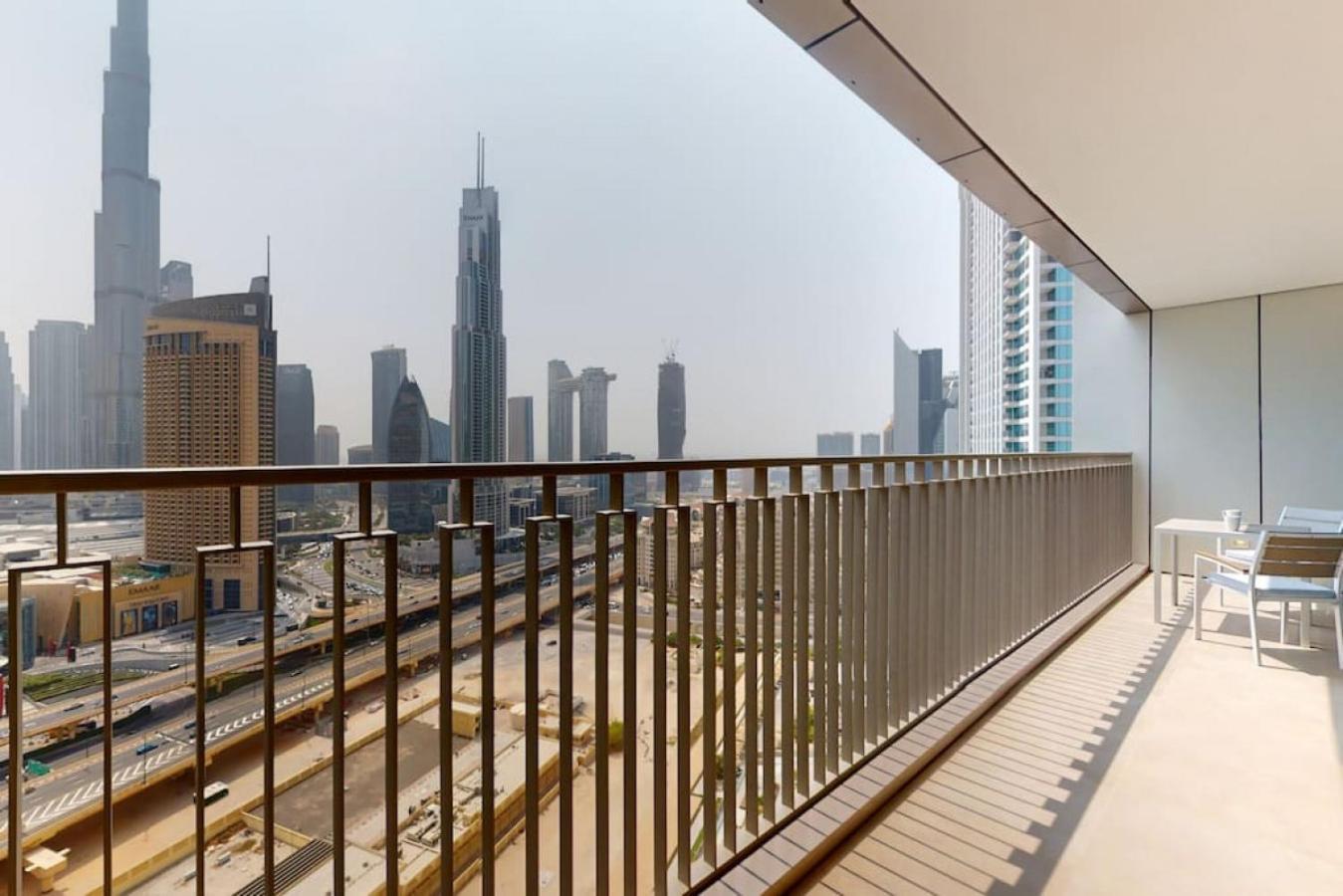 Apartment Downtown Views 2 - Gorgeous Three Bedroom Dubai