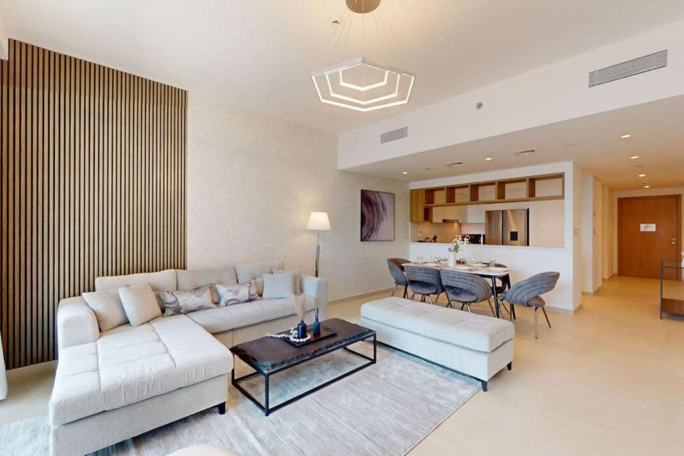 Downtown Views 2 - Gorgeous Three Bedroom Apartment