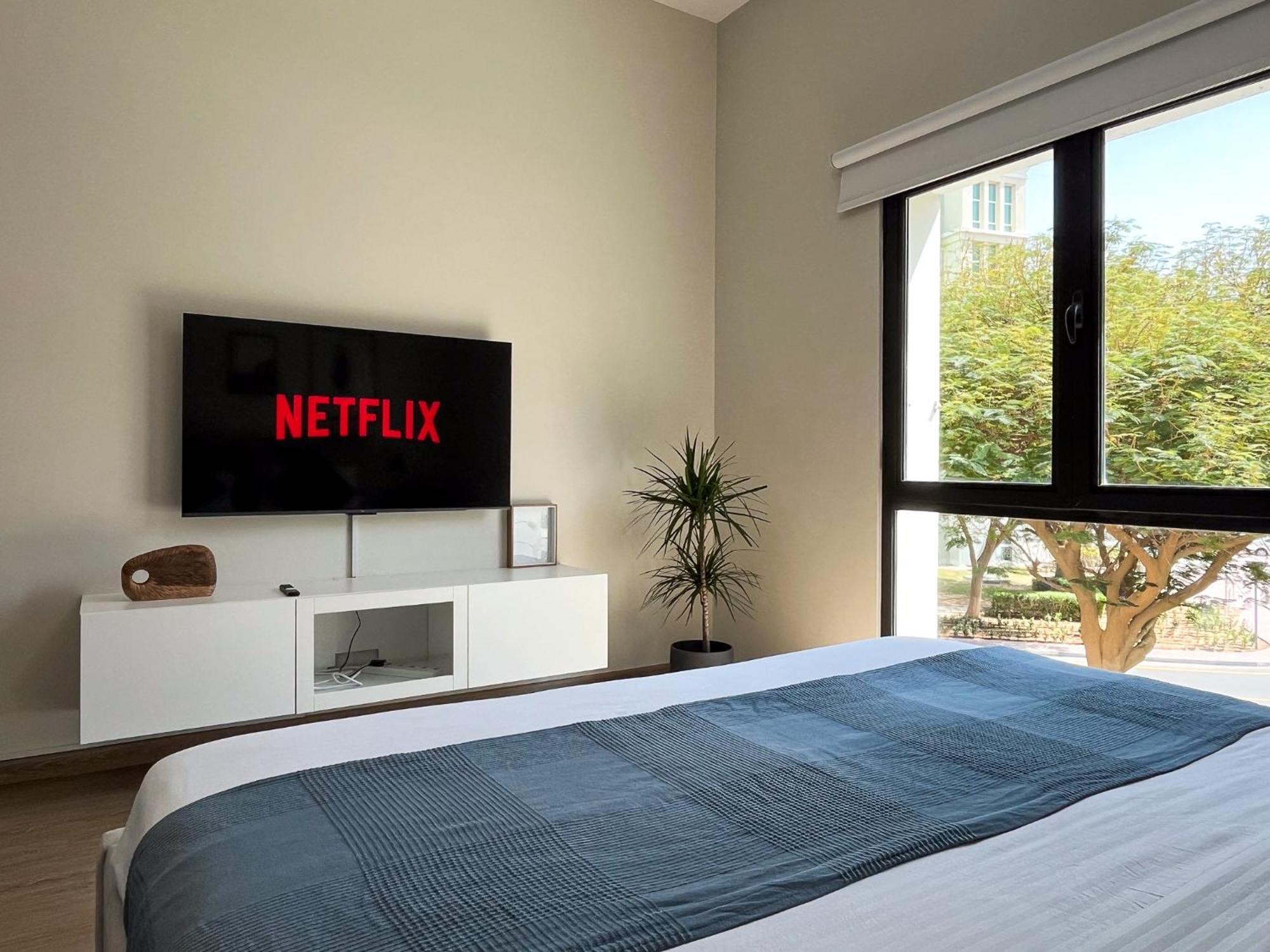 Modern Renovated Building 197 - 5 Min Walking From Metro And Pavilions Apartment *