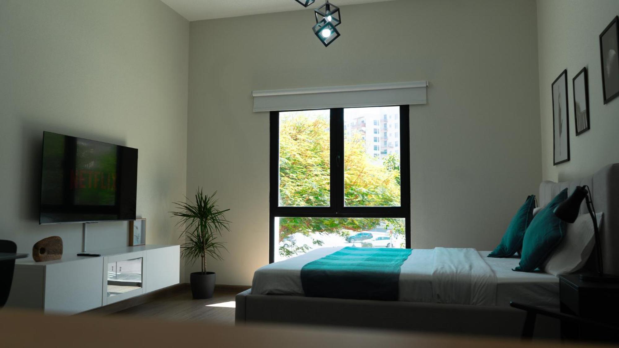 Modern Renovated Building 197 - 5 Min Walking From Metro And Pavilions * Dubai