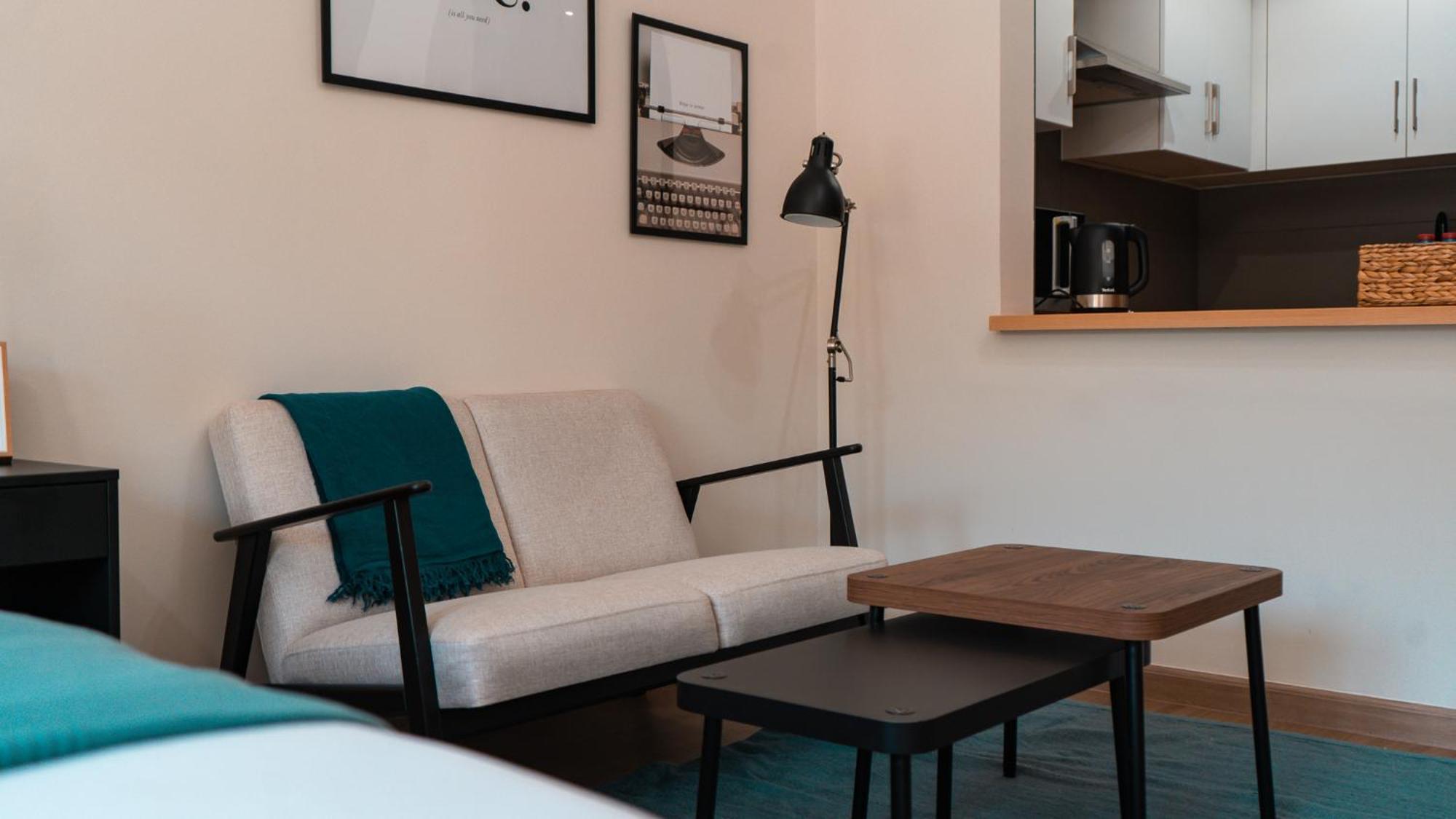 Modern Renovated Building 197 - 5 Min Walking From Metro And Pavilions Apartment