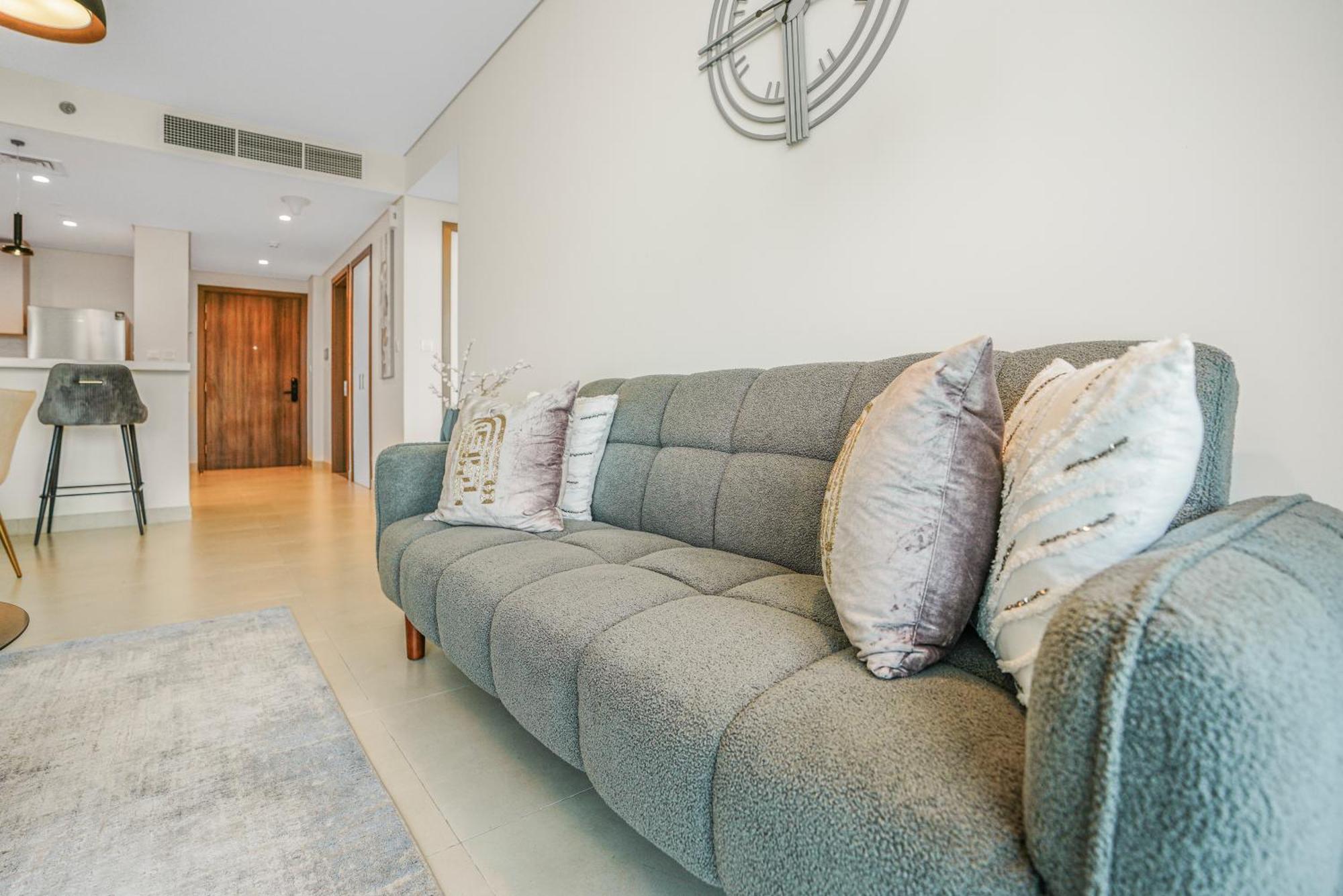Sea View Located On The 39th Floor With Rooftop Pool Close To World Trade Centre Apartment *