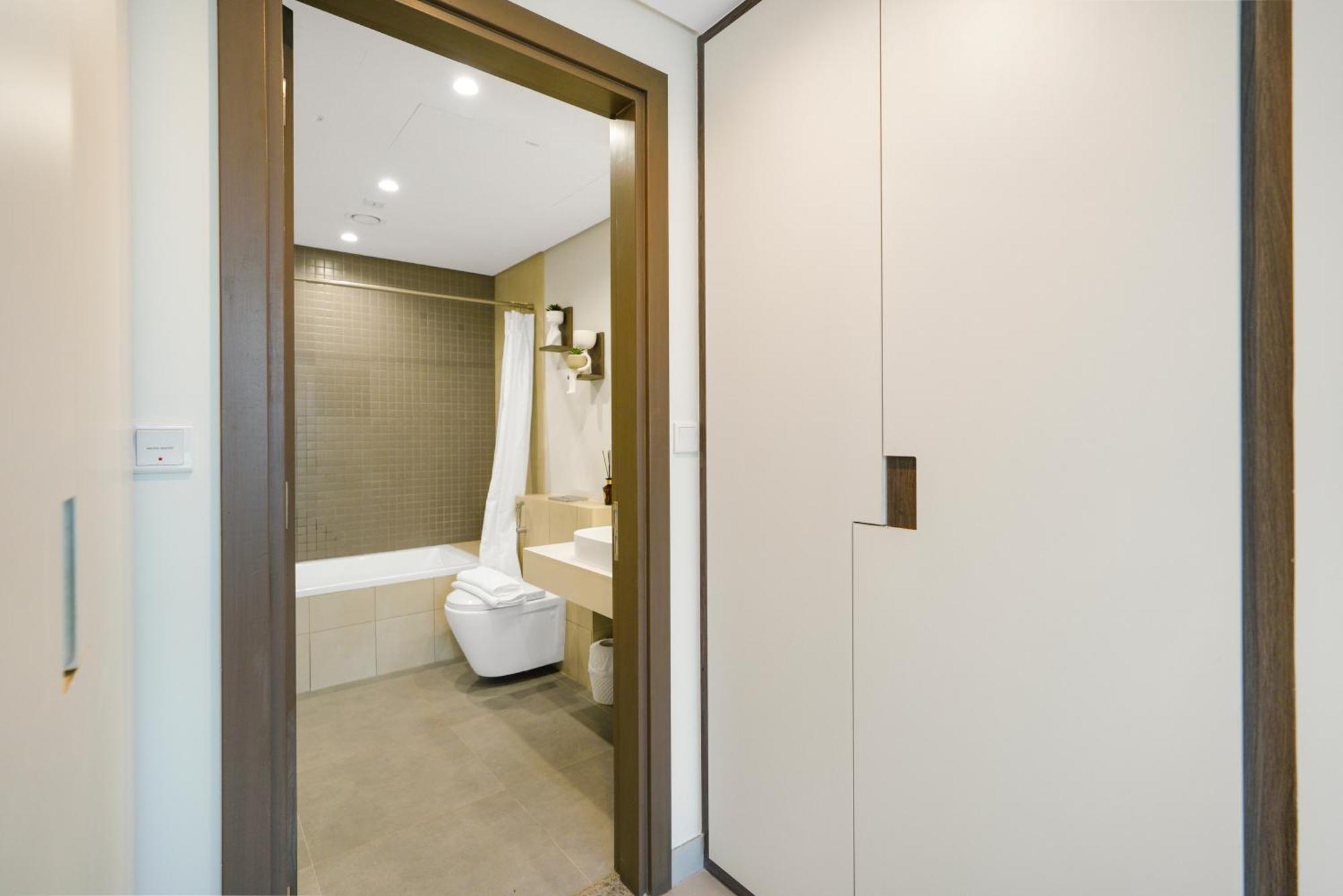 Sea View Located On The 39th Floor With Rooftop Pool Close To World Trade Centre