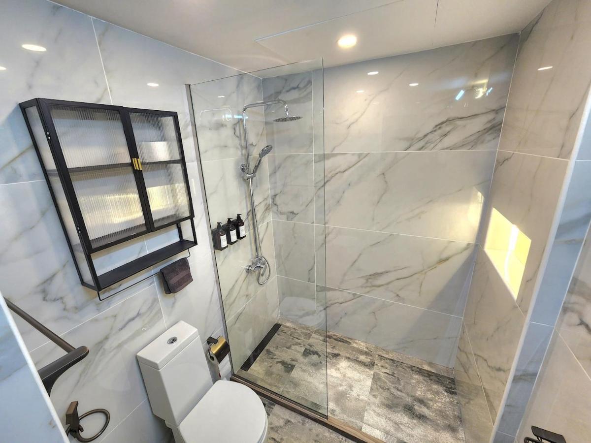 Apartment Lux 1br High-floor In Marina