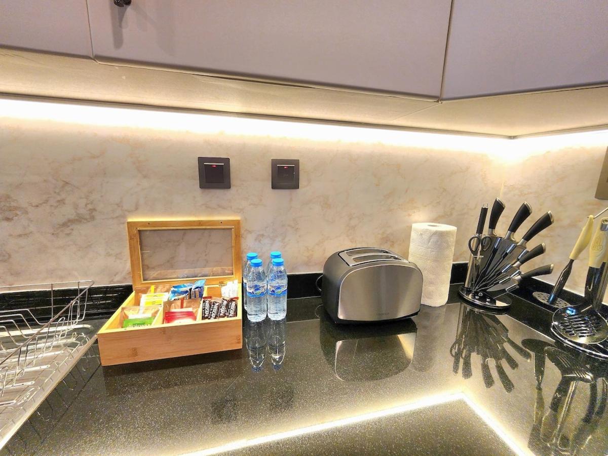 Lux 1br High-floor In Marina *