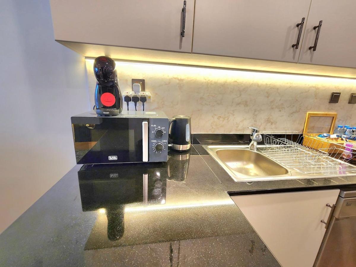 Lux 1br High-floor In Marina Apartment *