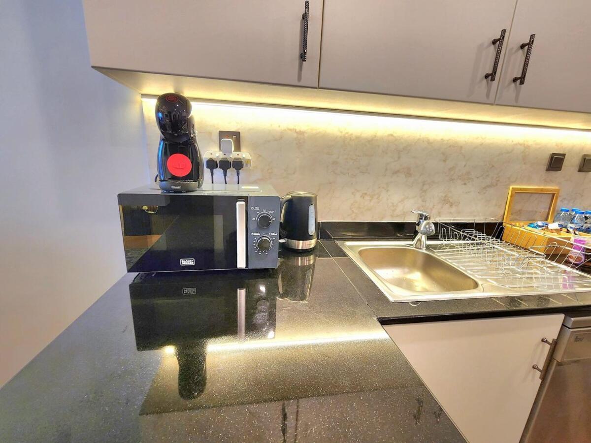 Lux 1br High-floor In Marina * Dubai