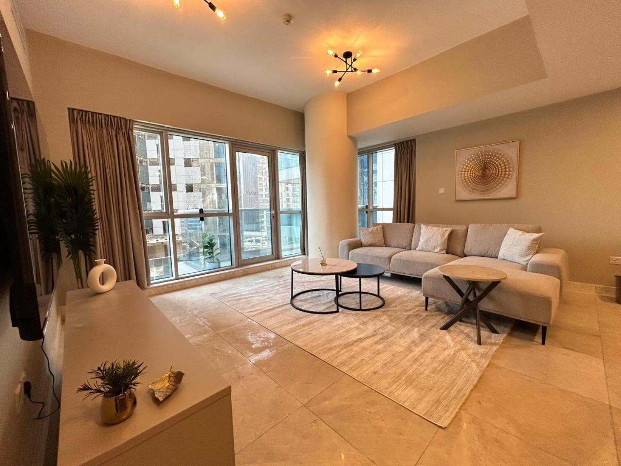 Spacious 1bhk Apartment, Near Centre Apartment