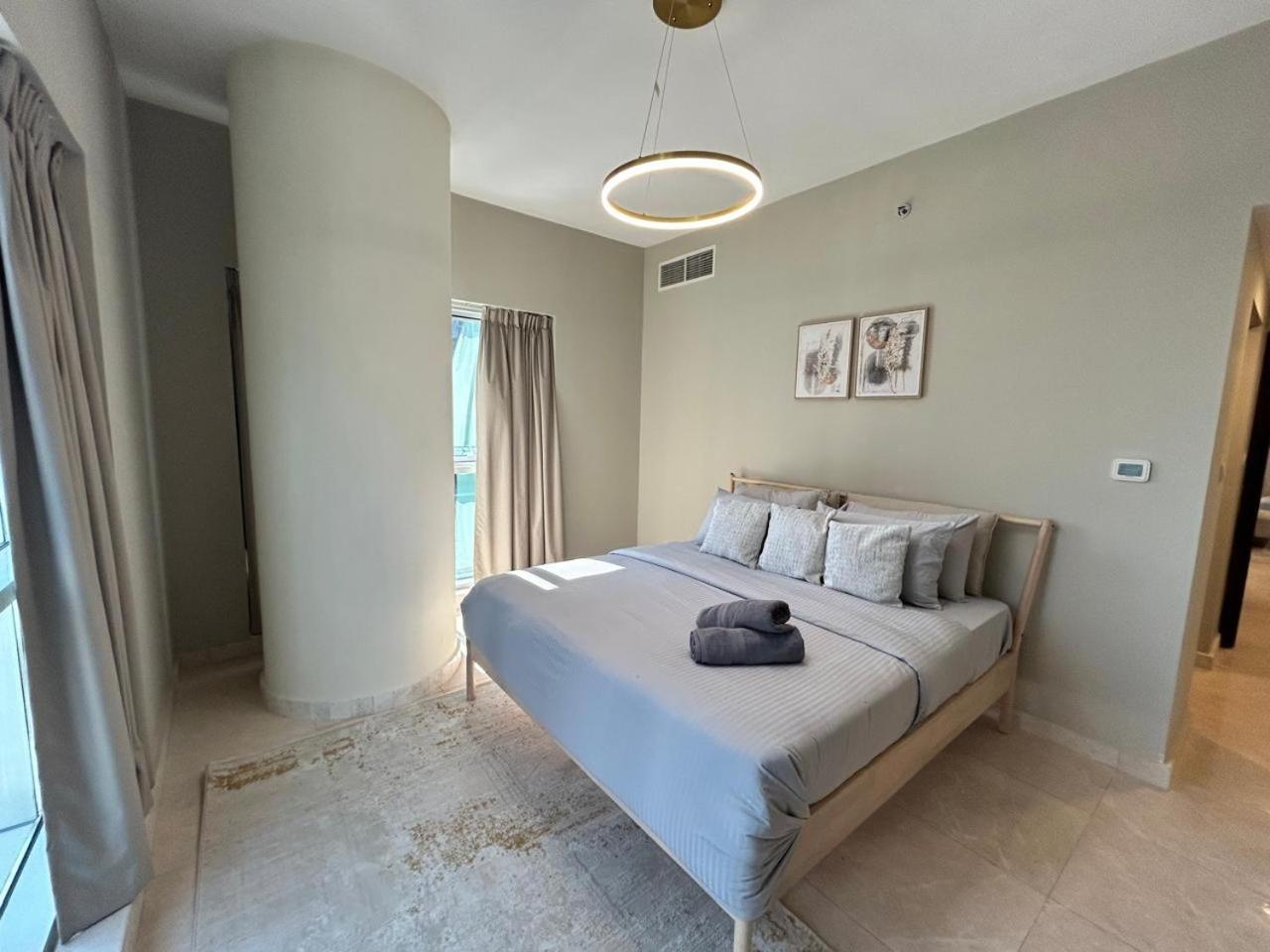 Apartment Spacious 1bhk Apartment, Near Centre *