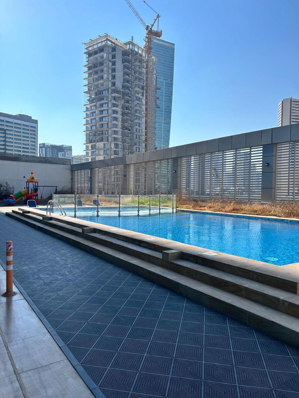 Spacious 1bhk Apartment, Near Centre *