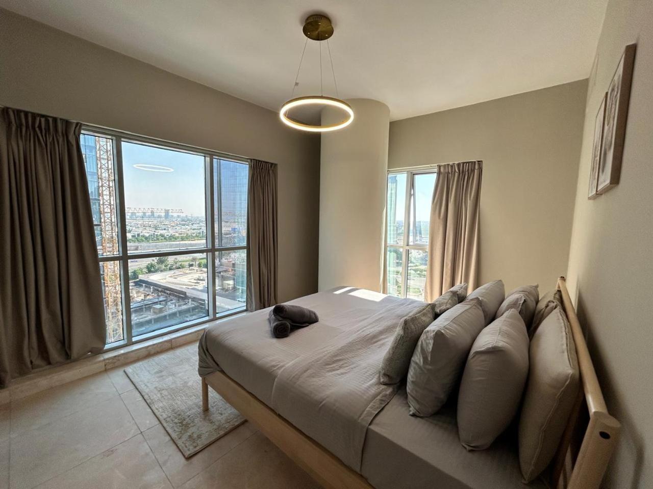 Spacious 1bhk Apartment, Near Centre Apartment