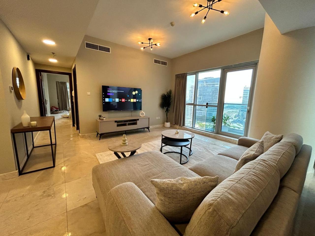 Spacious 1bhk Apartment, Near Centre *
