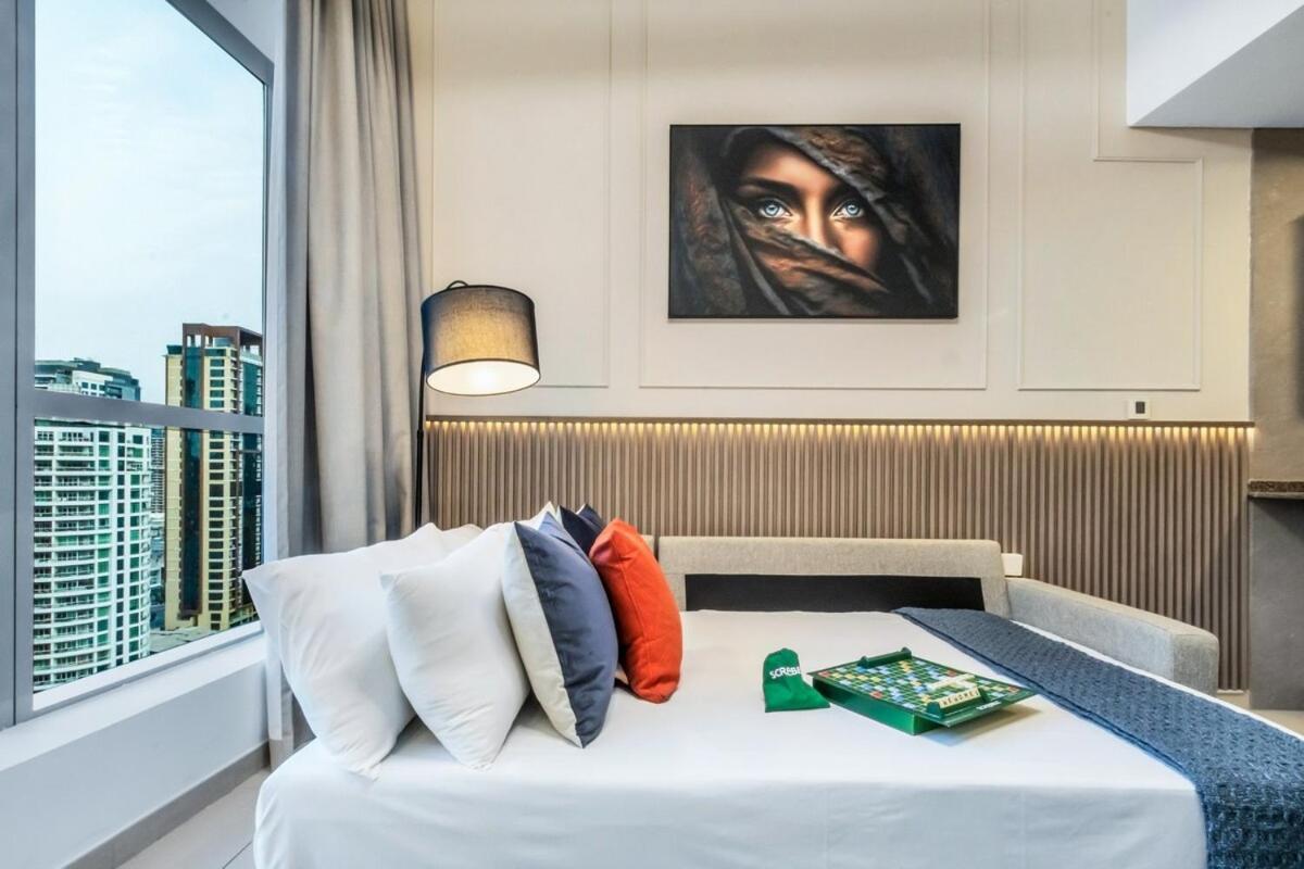 Apartment Waterfront Marina Views Sleeps 4 Near & Mall Dubai