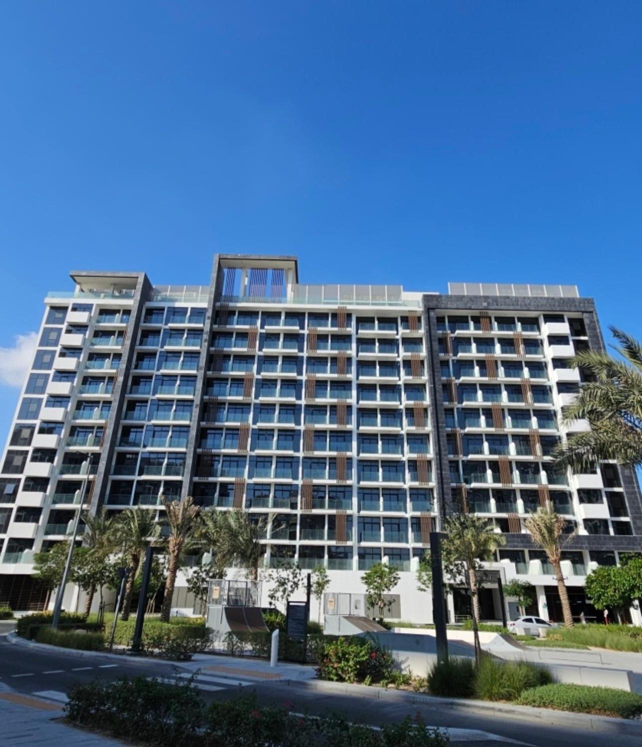 Azizi Rivieira Meydan, Luxury With Burjkhalifa And Pool Views Apartment Dubai