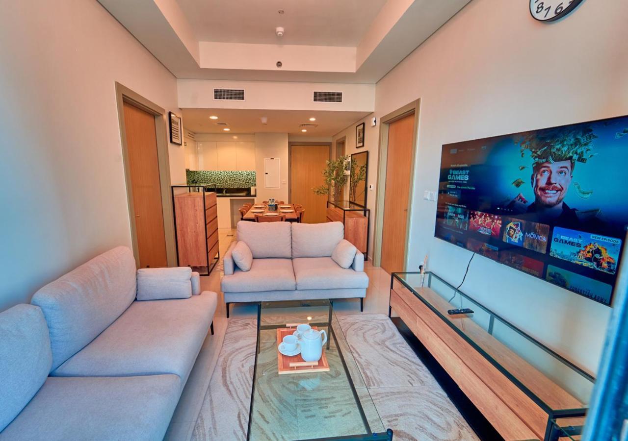 Stylish 2Br Suite In Aykon City With Pool & Gym Access Dubai