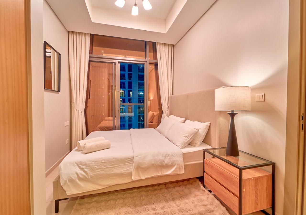 Stylish 2Br Suite In Aykon City With Pool & Gym Access Apartment Dubai