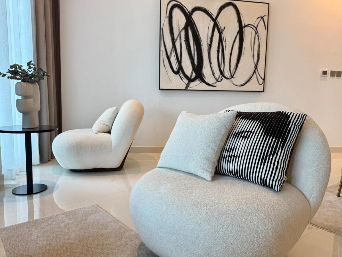 Apartment Your Stylish Getaway Near The Iconic Burj Khalifa *