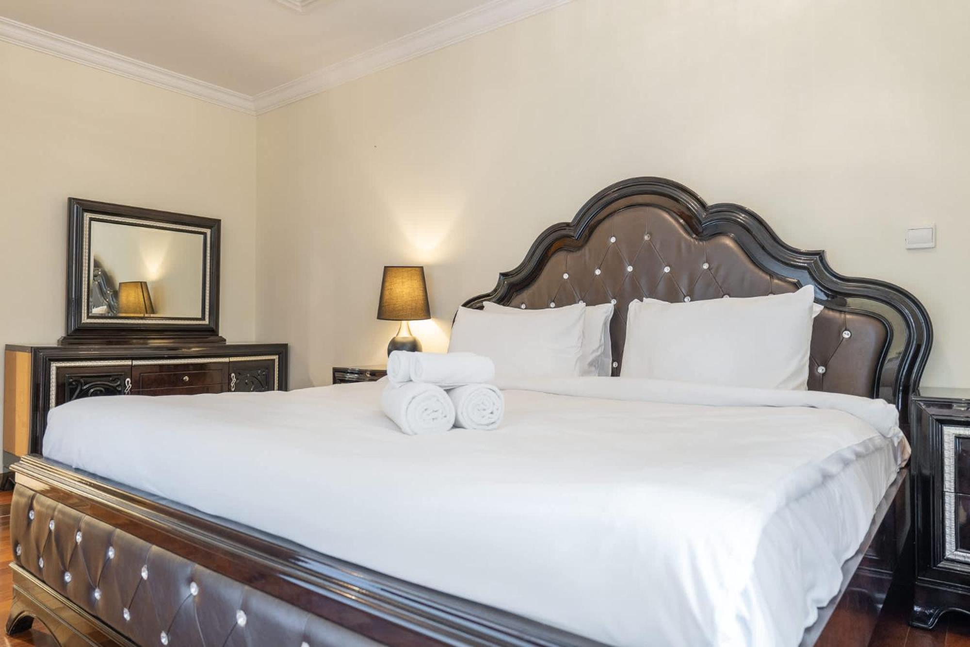 5 Bedroom Flat In Jbr Near The And Sleeps 9 Dubai