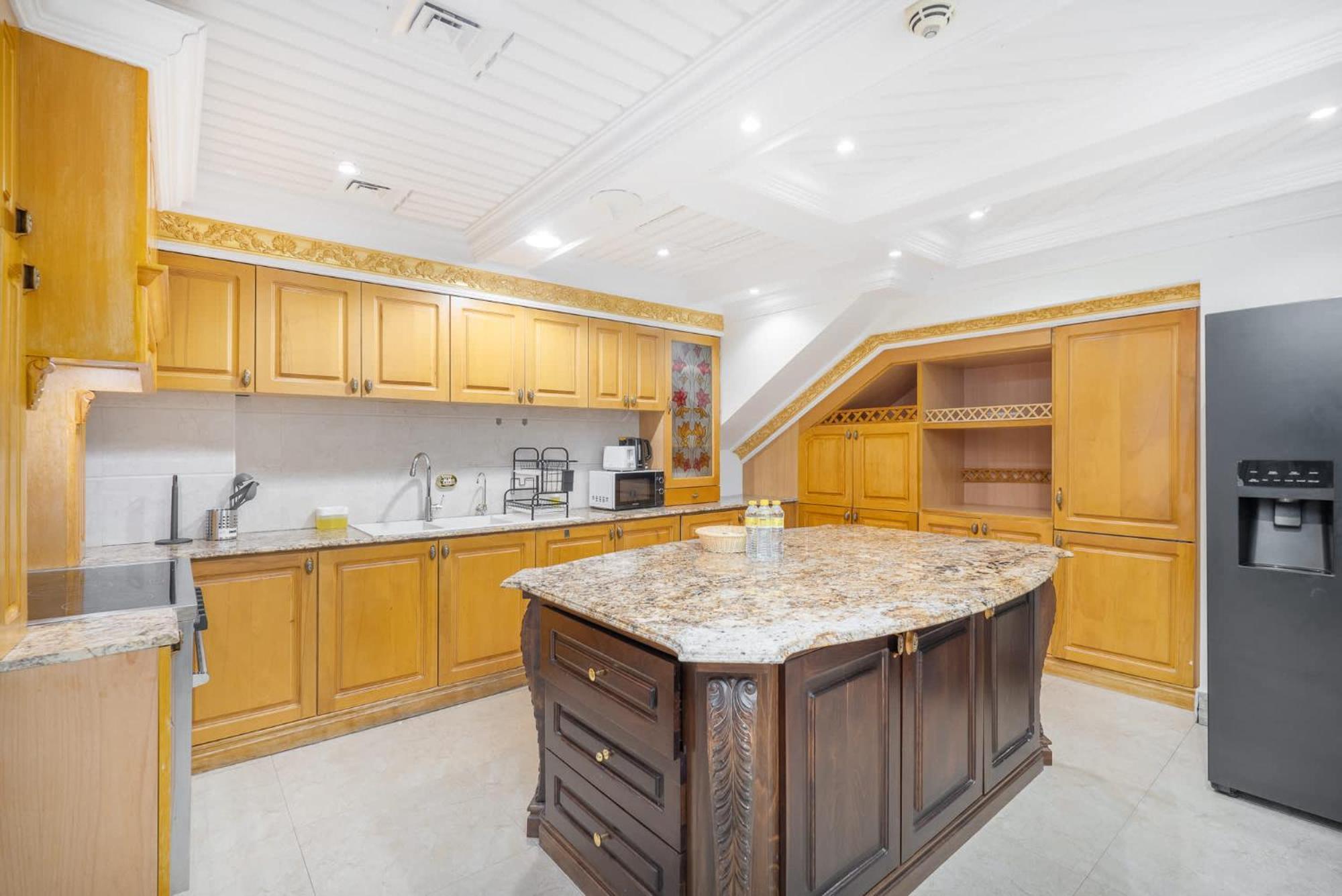 5 Bedroom Flat In Jbr Near The And Sleeps 9 Apartment