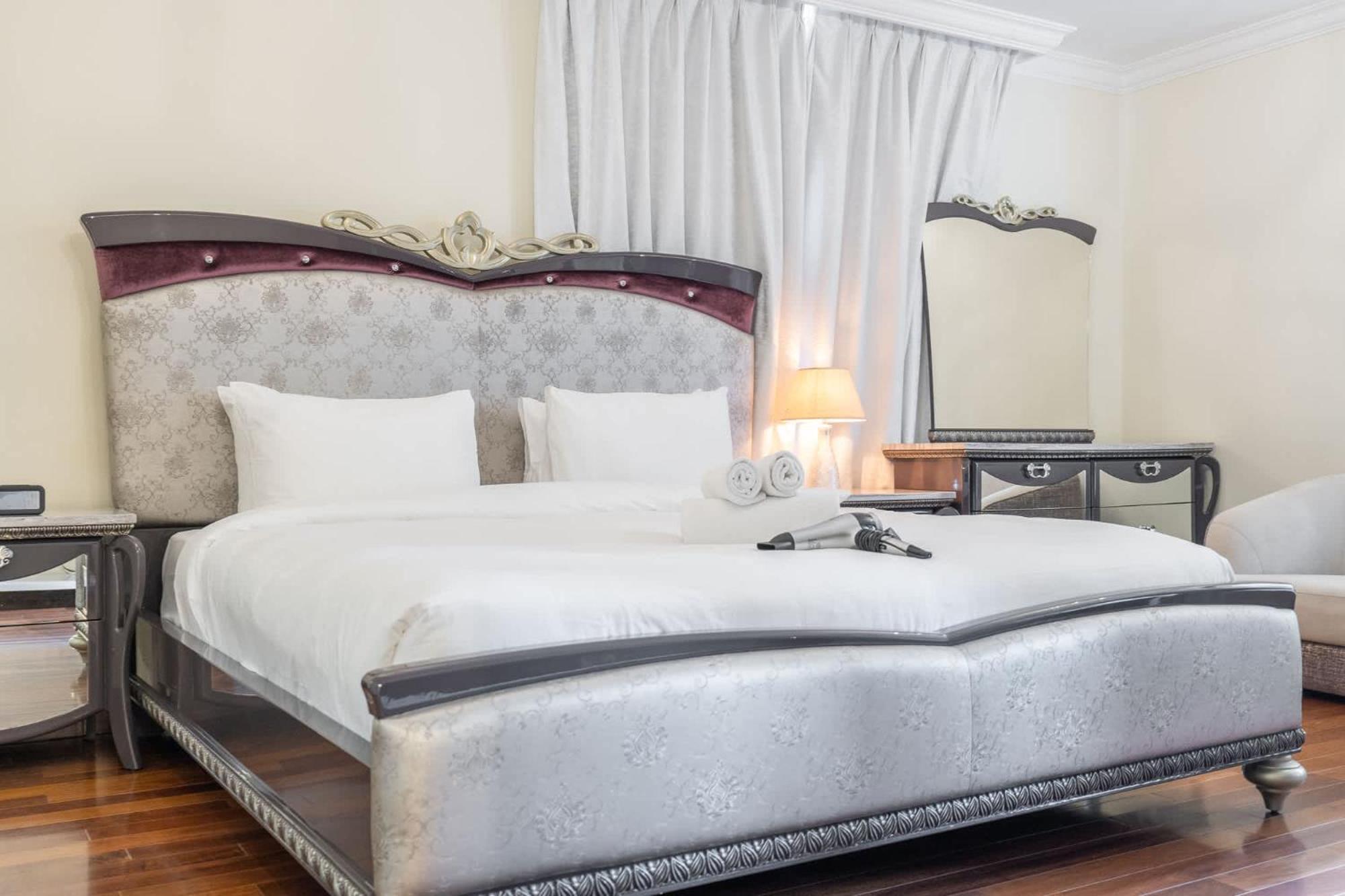 Apartment 5 Bedroom Flat In Jbr Near The And Sleeps 9