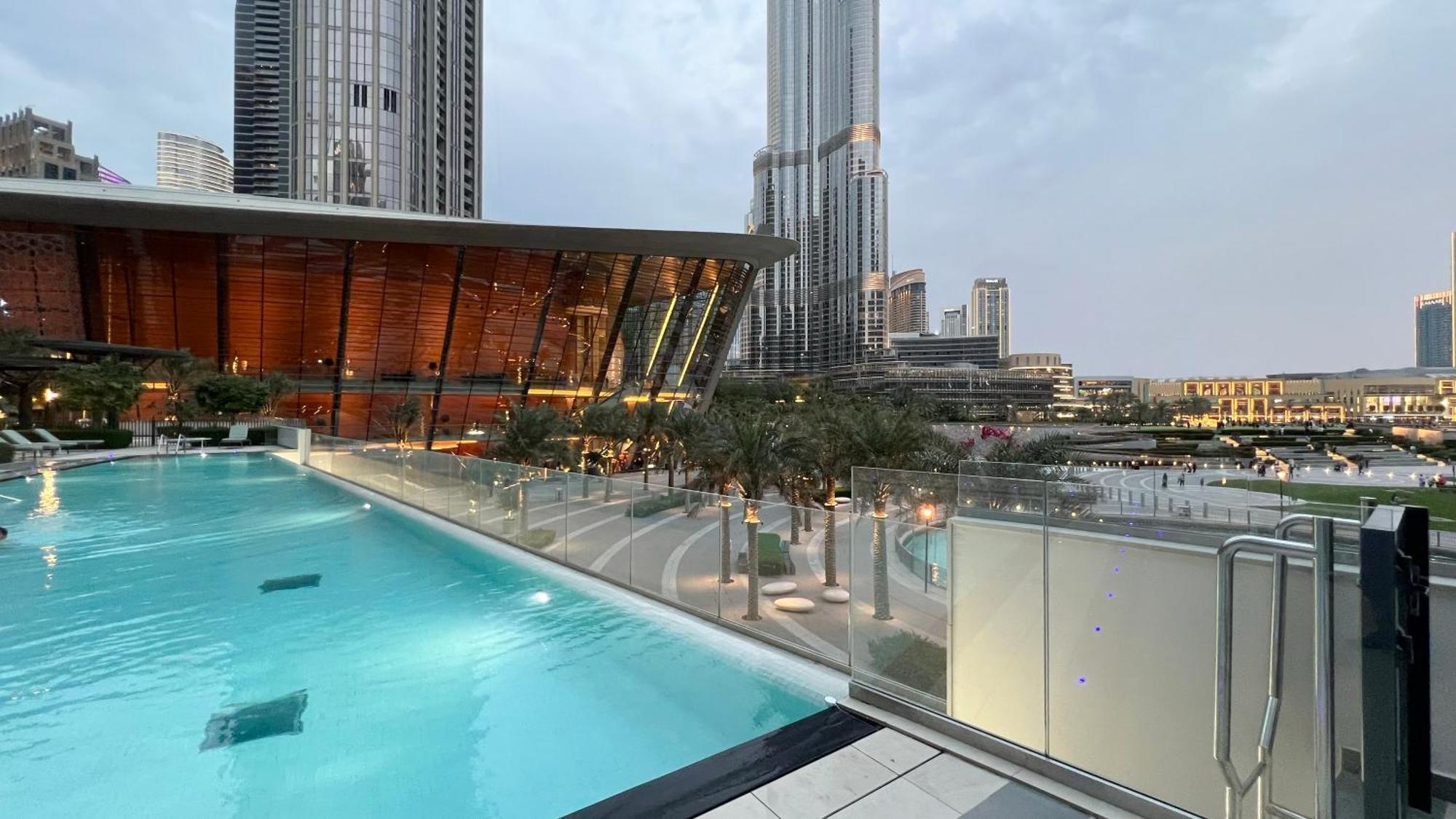 Luxury Burj And Fountain View 5 Min To Mall Apartment