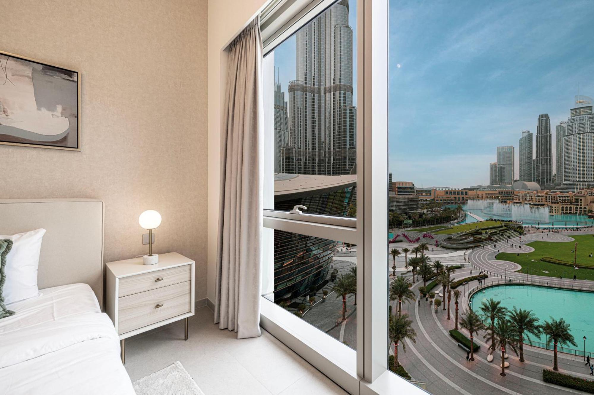 Luxury Burj And Fountain View 5 Min To Mall Apartment