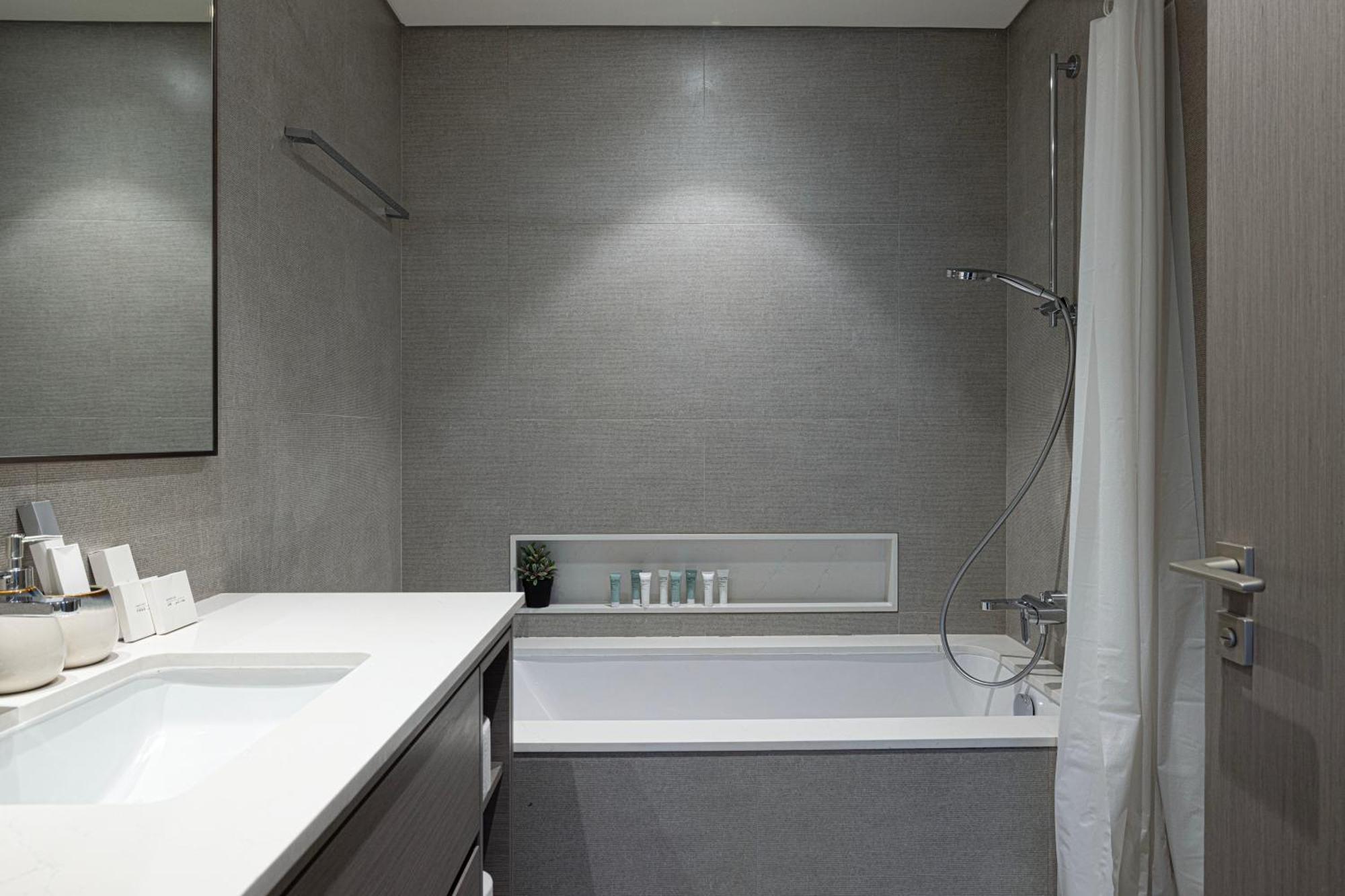 Luxury Burj And Fountain View 5 Min To Mall * Dubai