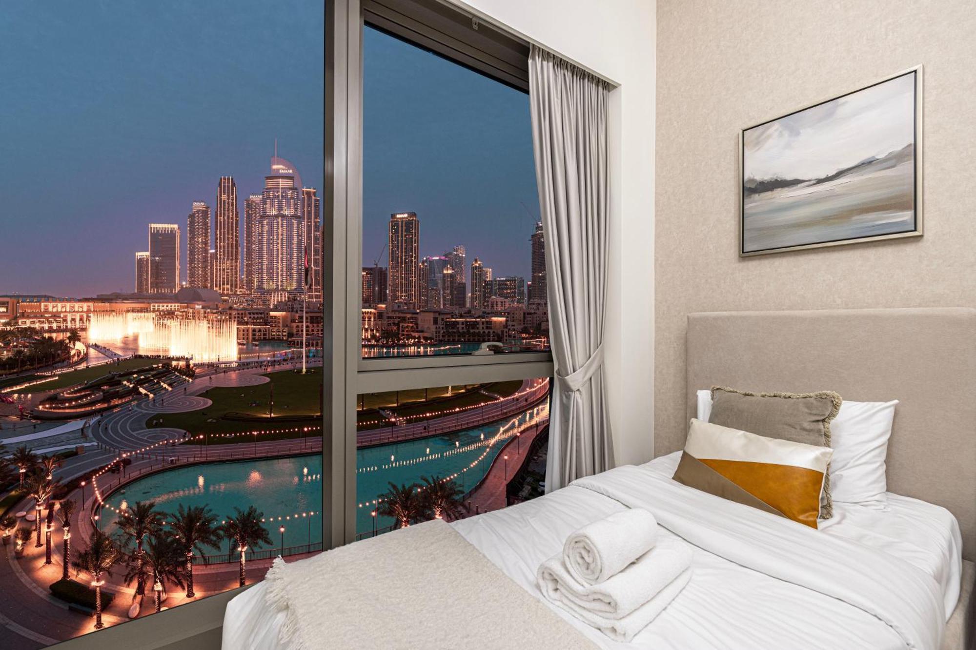 Luxury Burj And Fountain View 5 Min To Mall * Dubai
