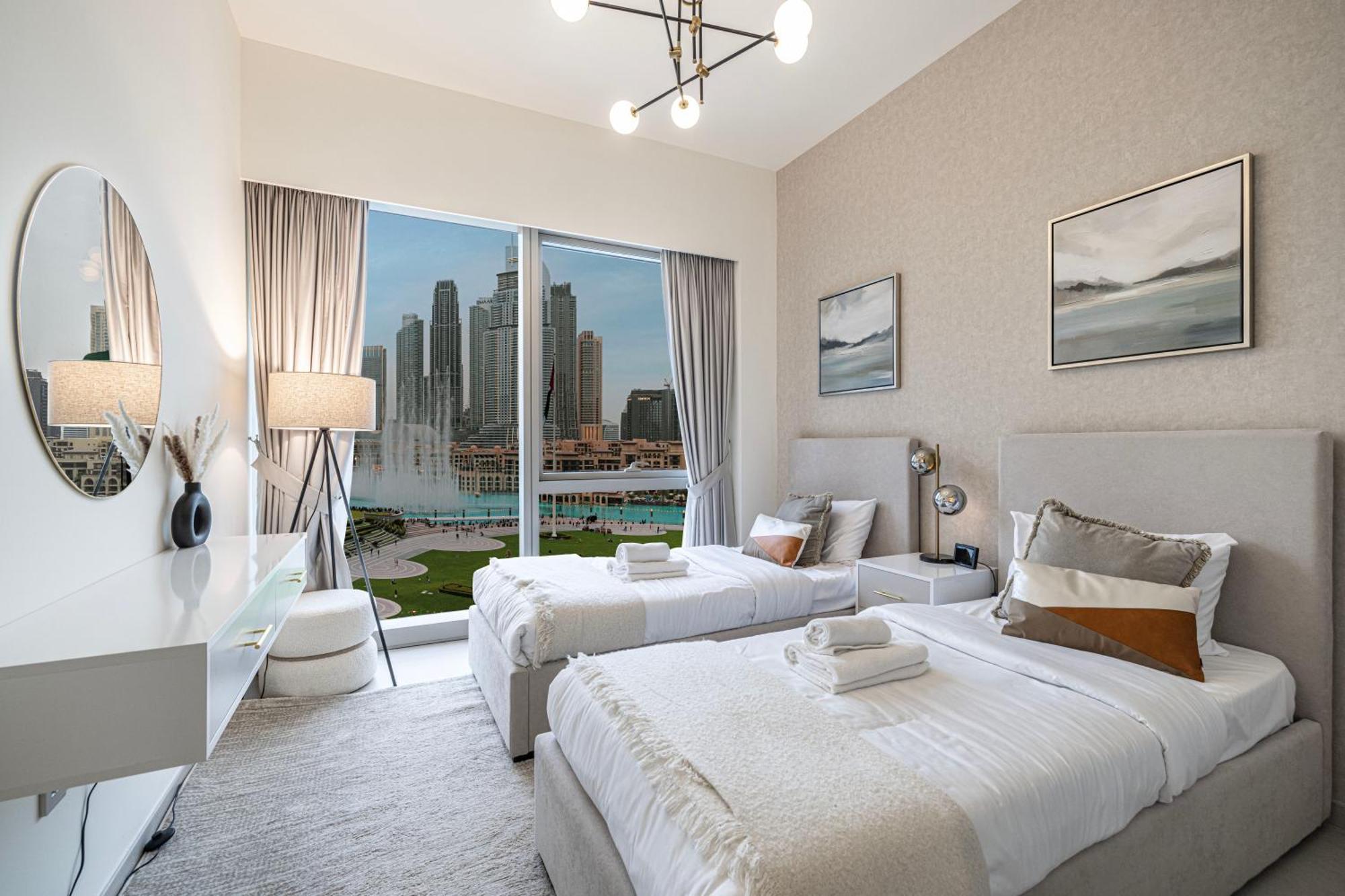 Luxury Burj And Fountain View 5 Min To Mall Apartment *