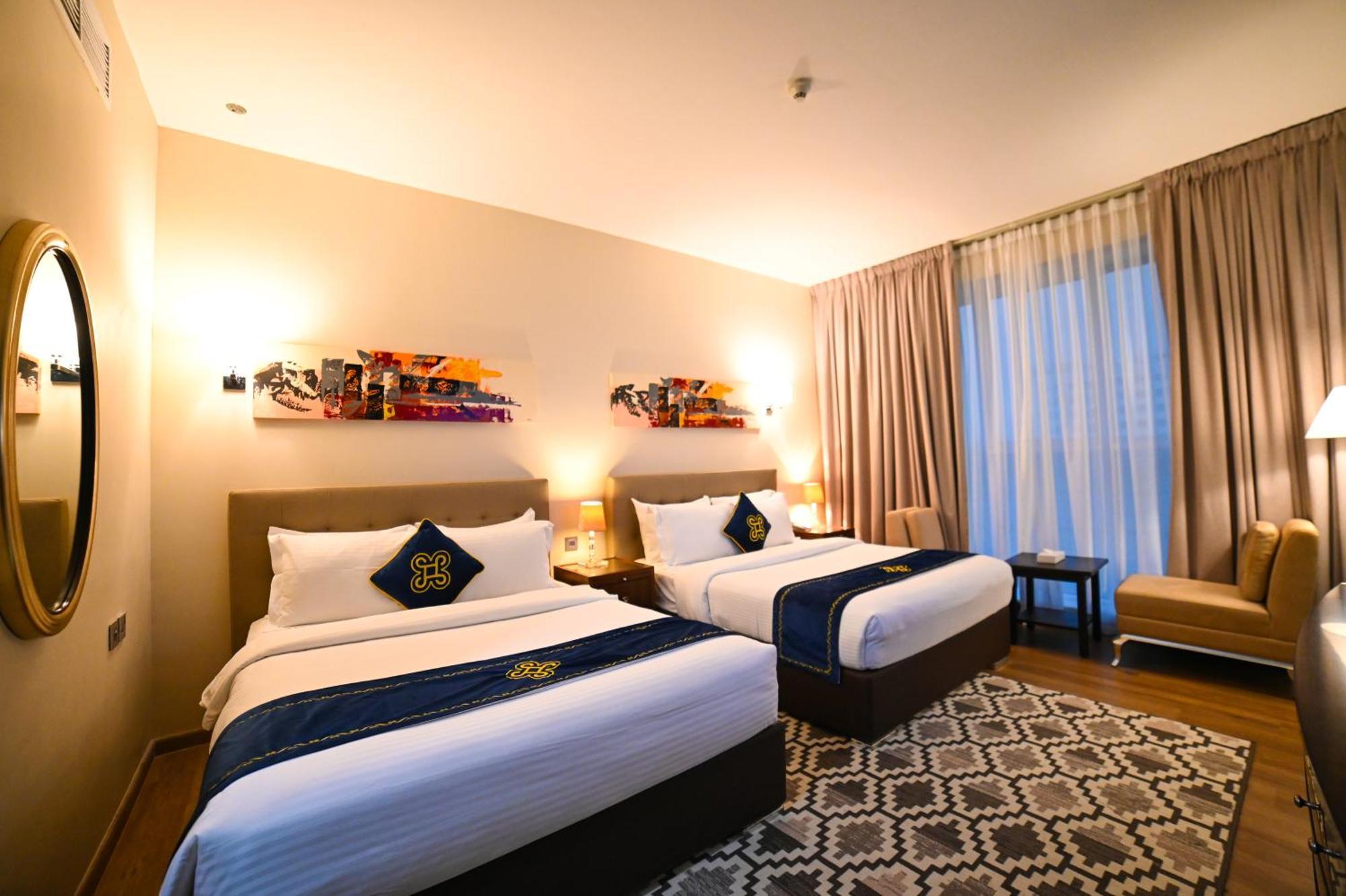 Hotel Seven Seas
