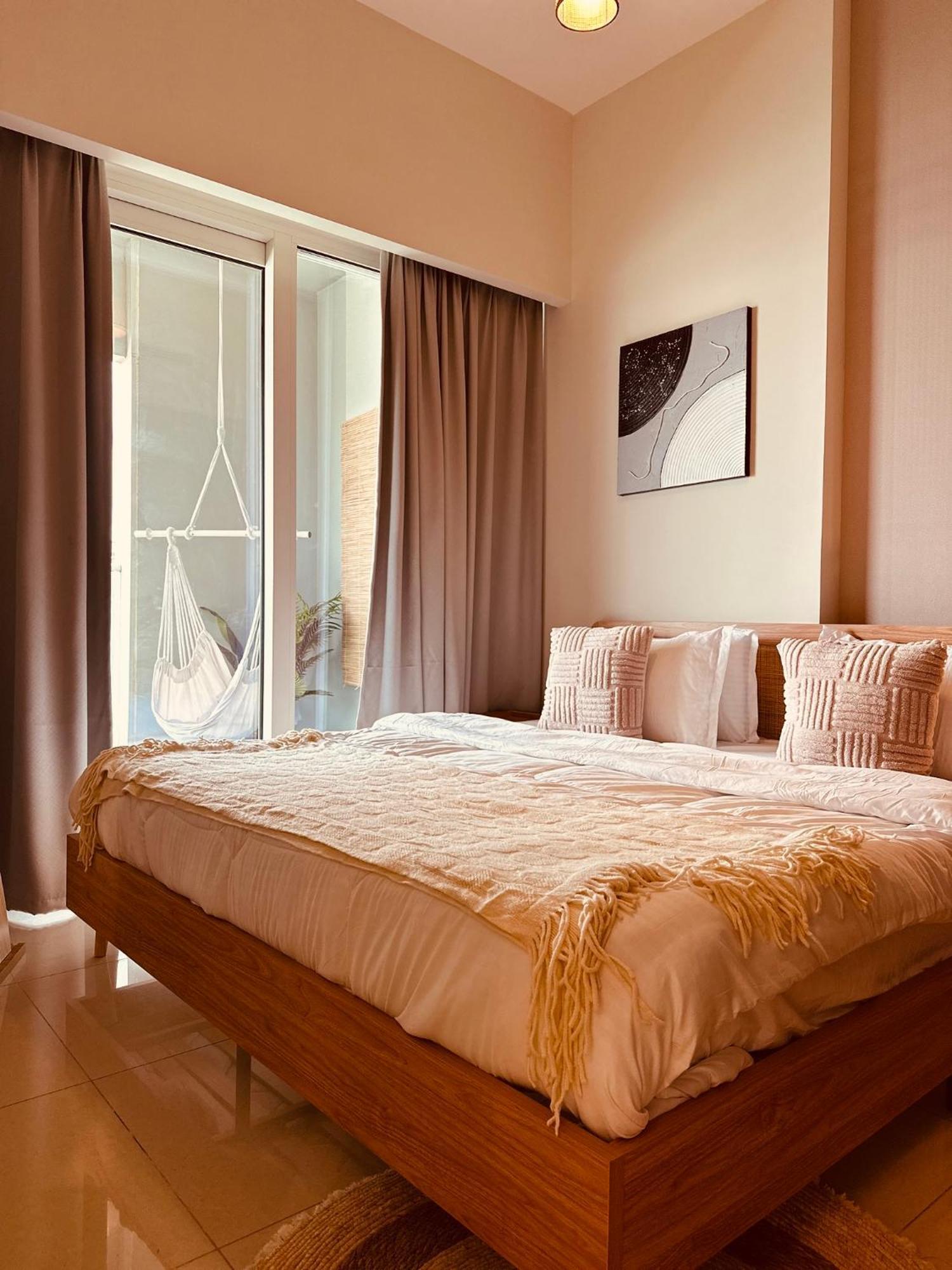Boho 2bhk Near Mall With Nightlife