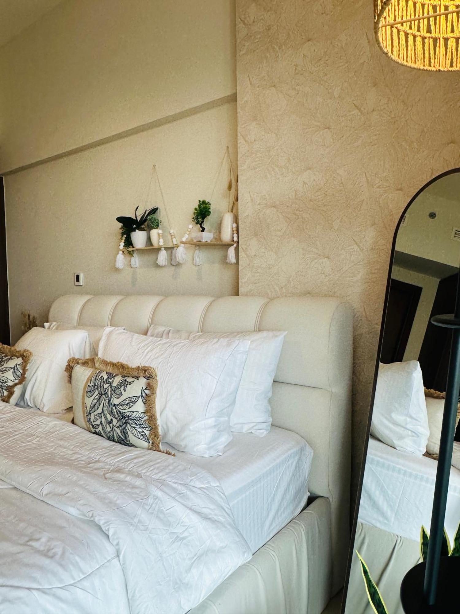 Boho 2bhk Near Mall With Nightlife Dubai