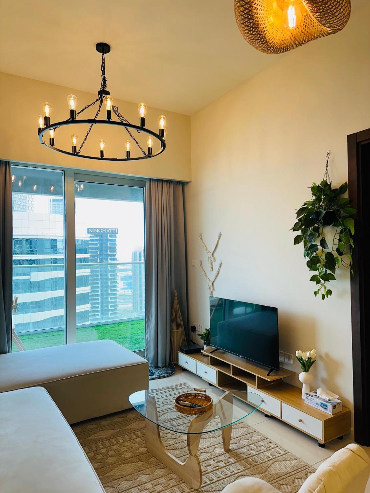 Apartment Boho 2bhk Near Mall With Nightlife Dubai