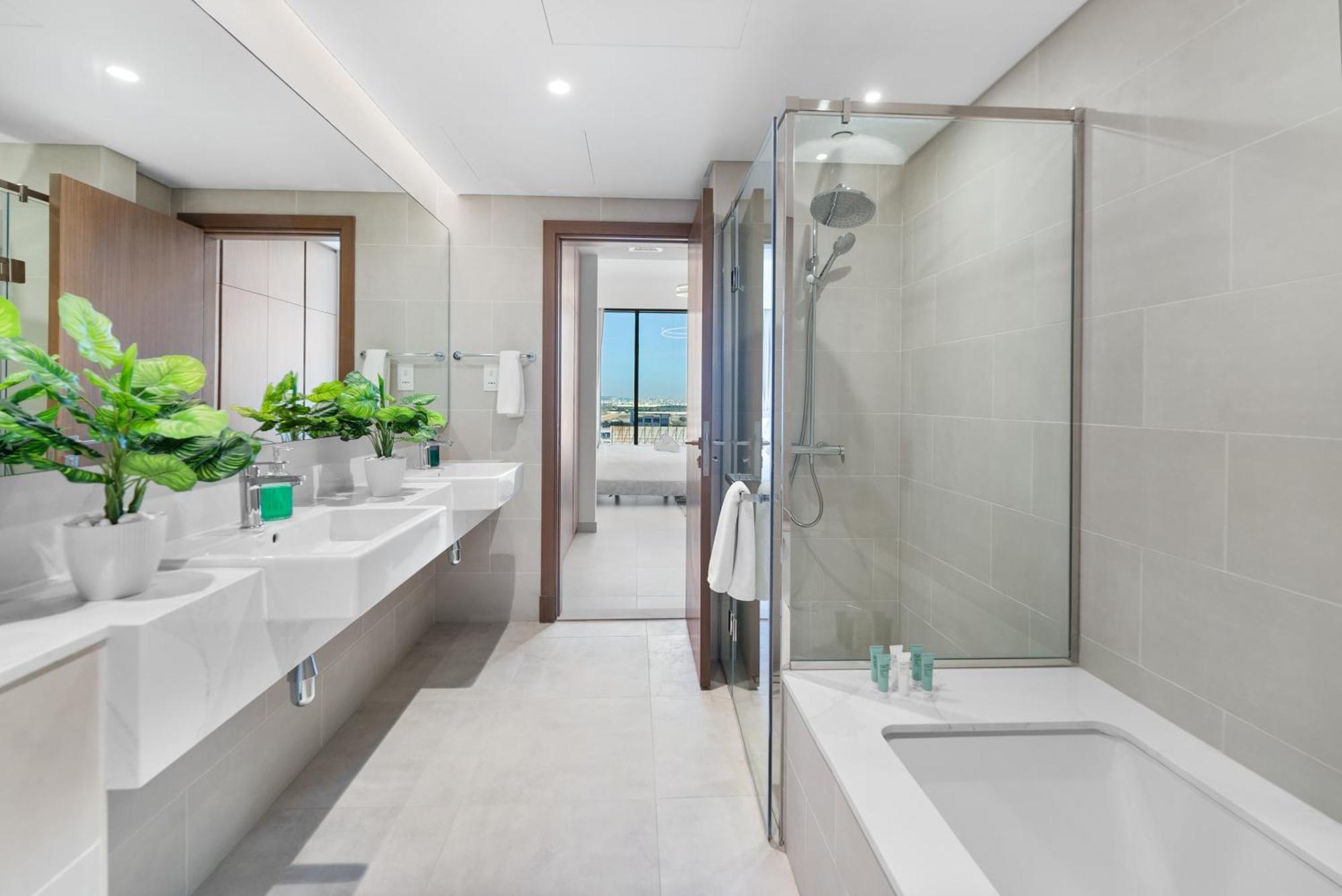 Magnificent - New 1br In Canal Front Residences Dubai