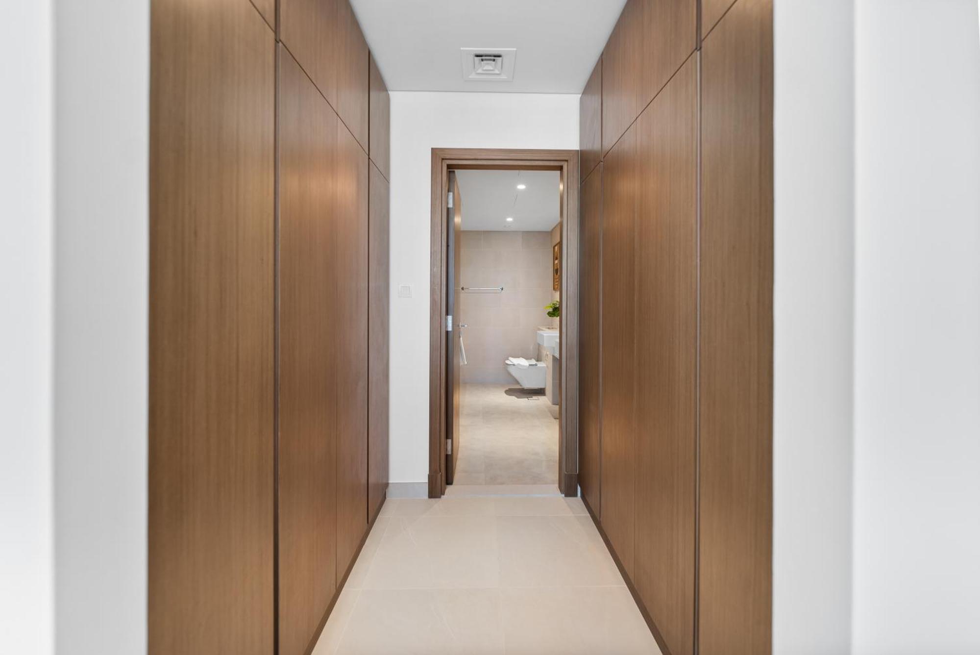 Magnificent - New 1br In Canal Front Residences