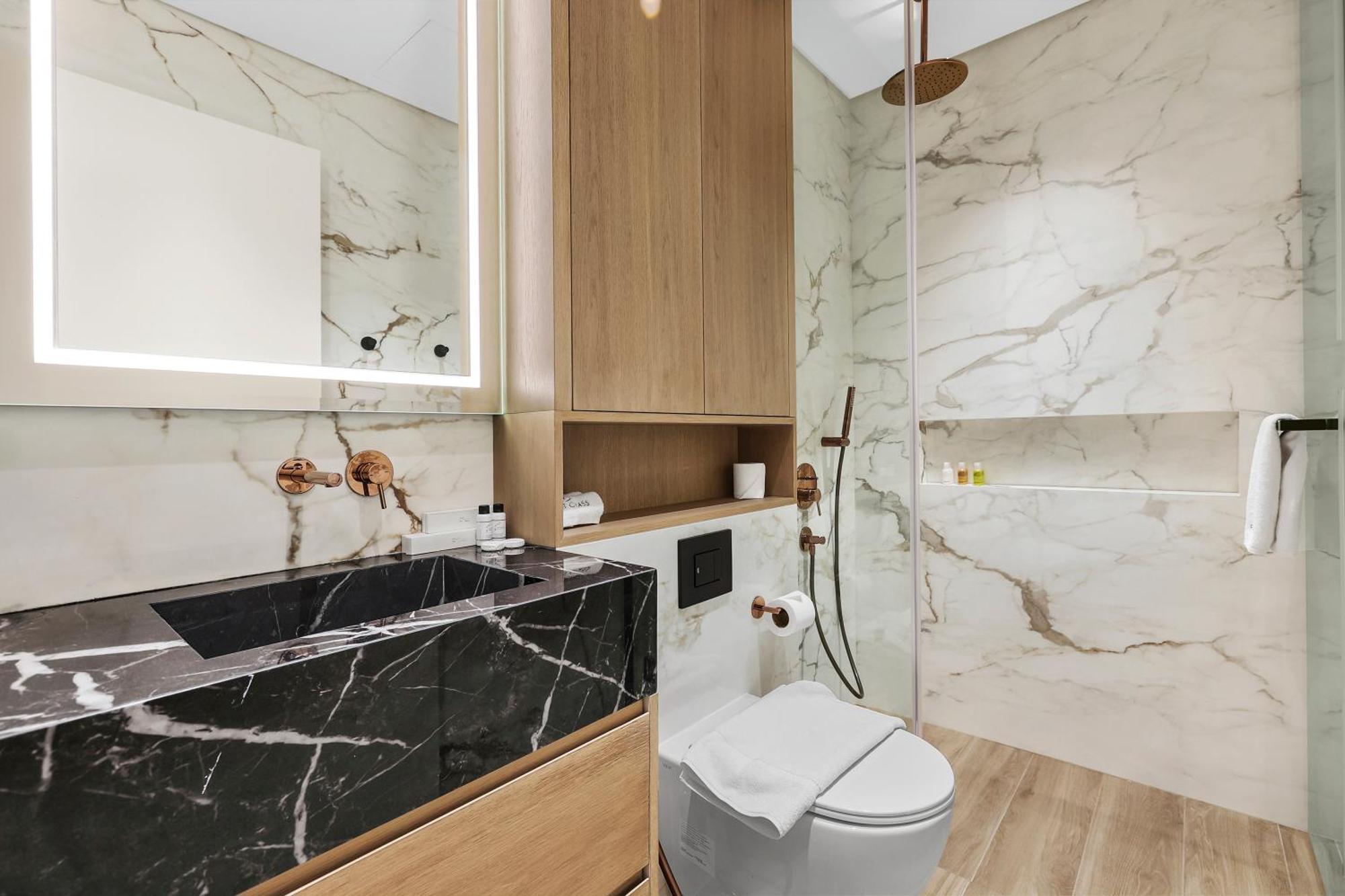 First Class Penthouse Elegance Meets Luxury Apartment