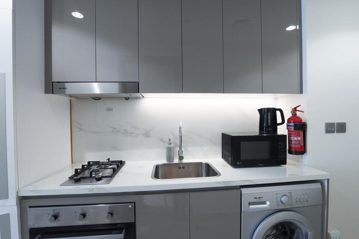 Apartment Lovely In Azizi Riviera *