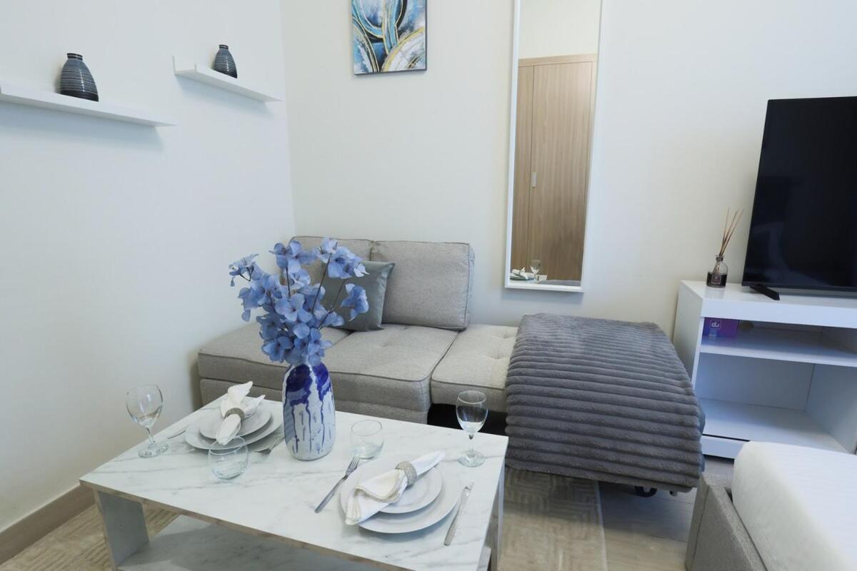 Apartment Lovely In Azizi Riviera *