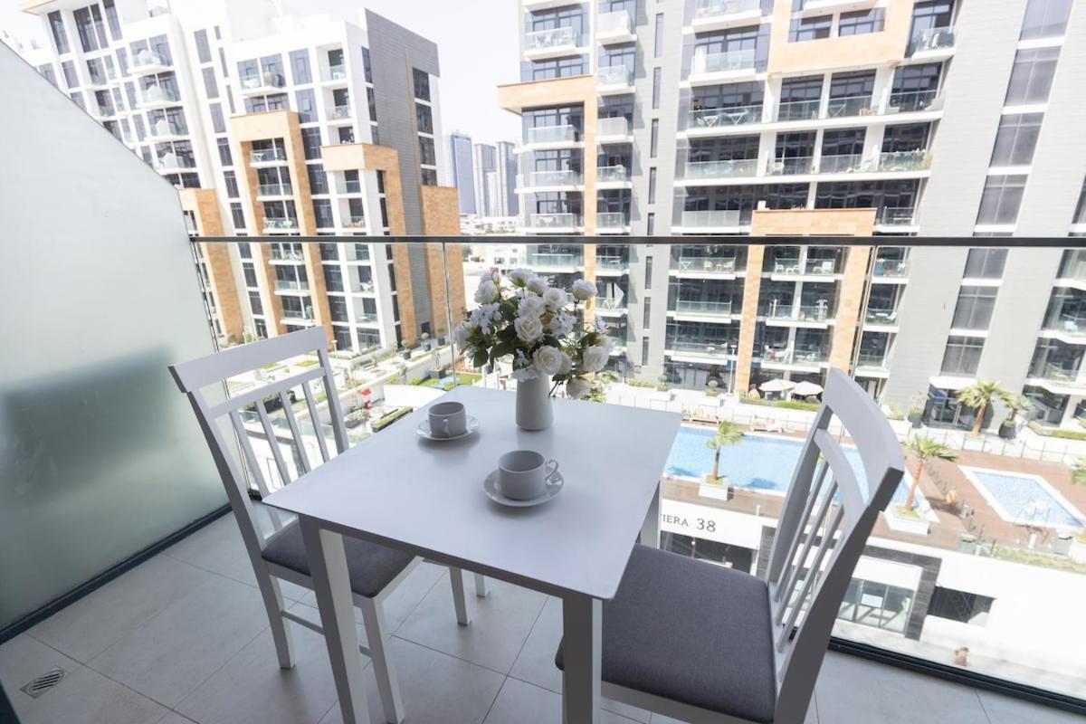 Lovely In Azizi Riviera Apartment Dubai