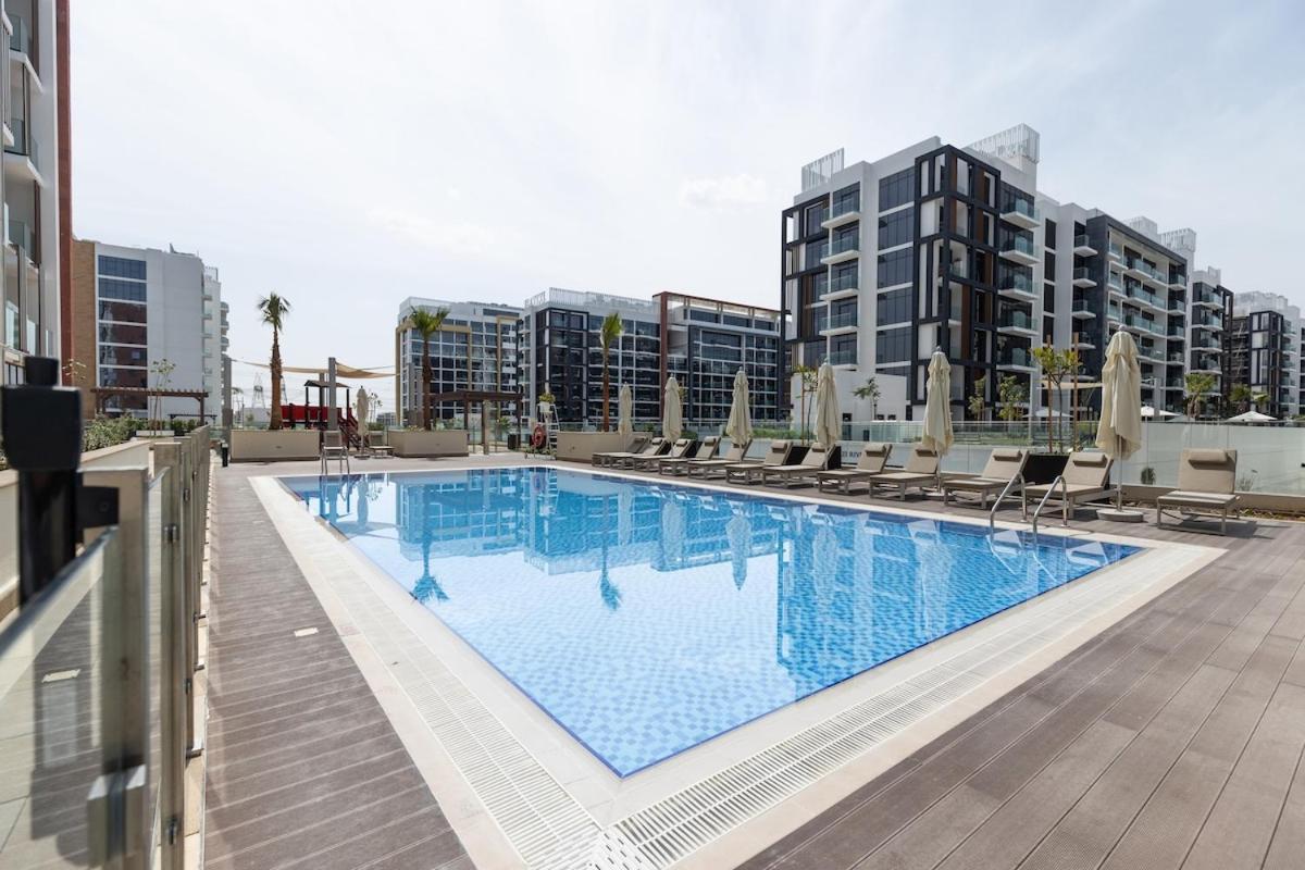 Apartment Lovely In Azizi Riviera