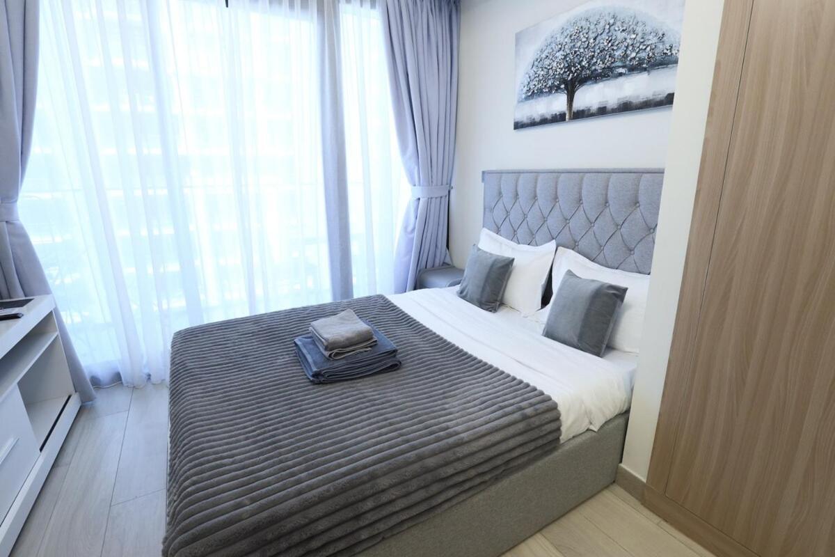 Apartment Lovely In Azizi Riviera *