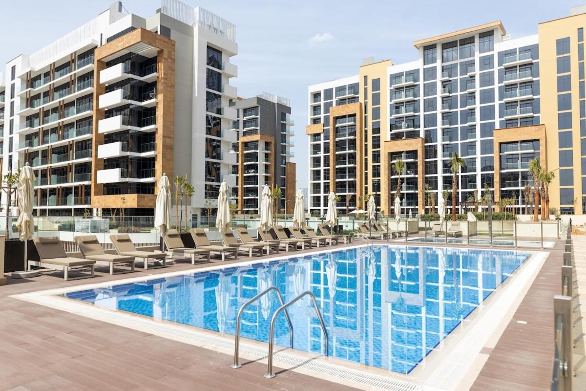 Apartment Lovely In Azizi Riviera Dubai