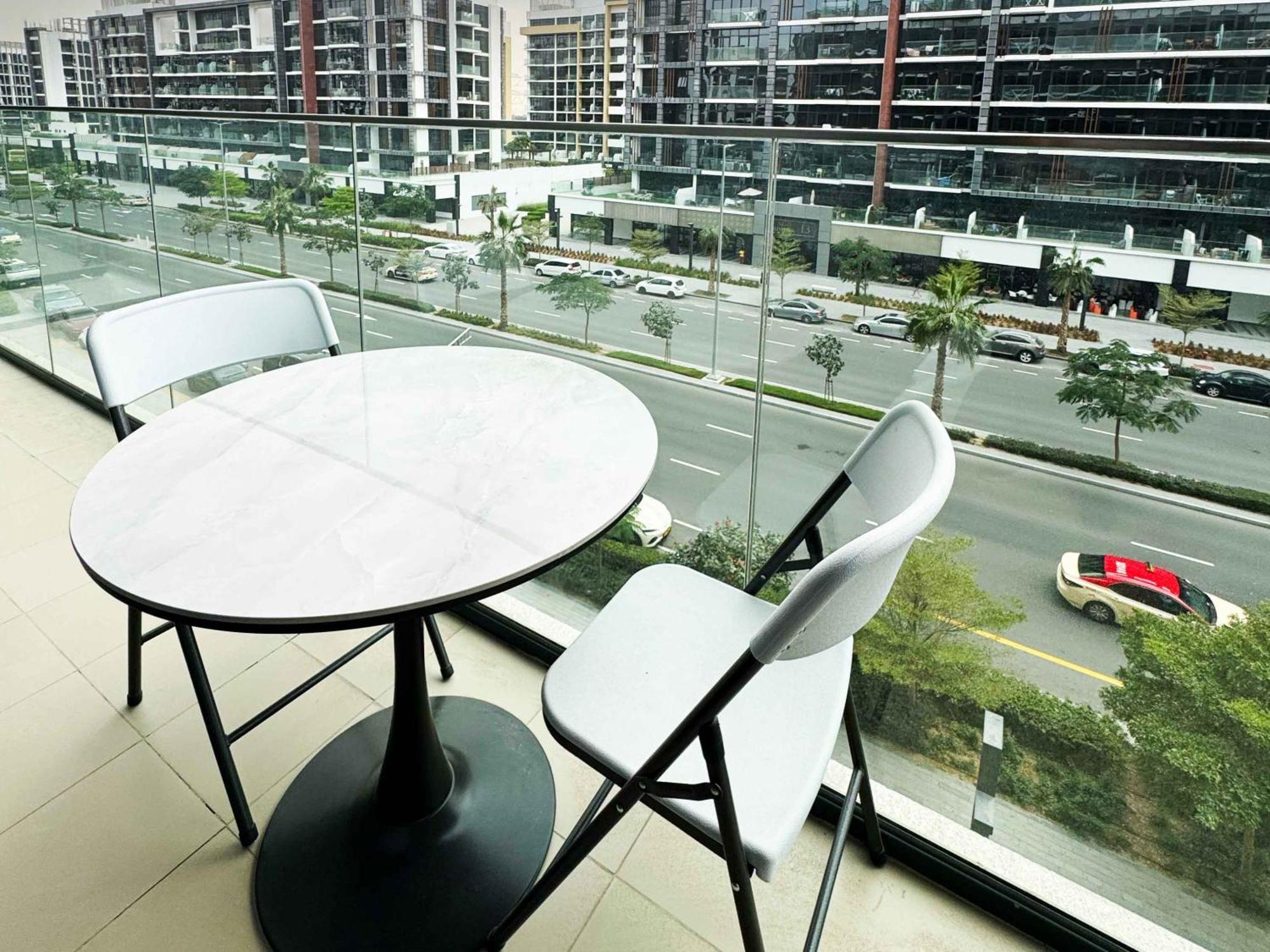 Apartment Perfect 1-bedroom For Your Next Staycation, Sleeps 4 Dubai