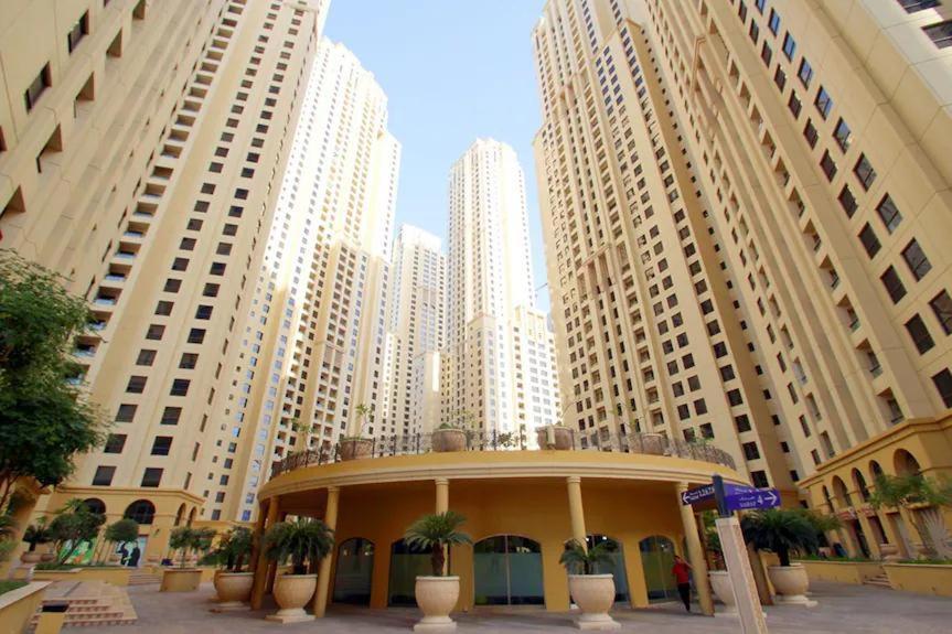 Hawks Marina Jbr Homestay *