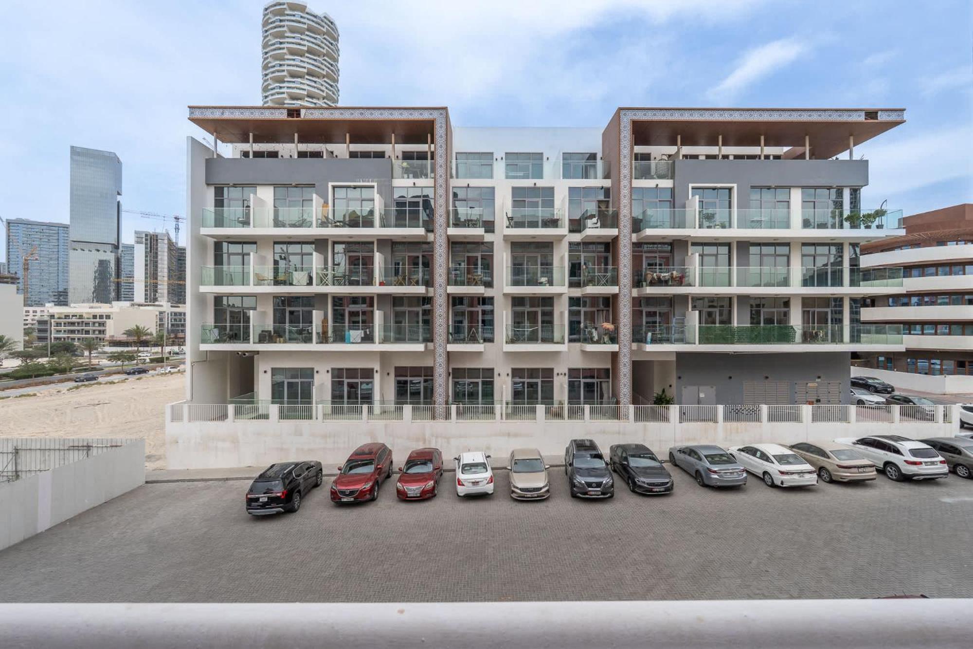 Apartment In Botanica Jvc Perfect For 3