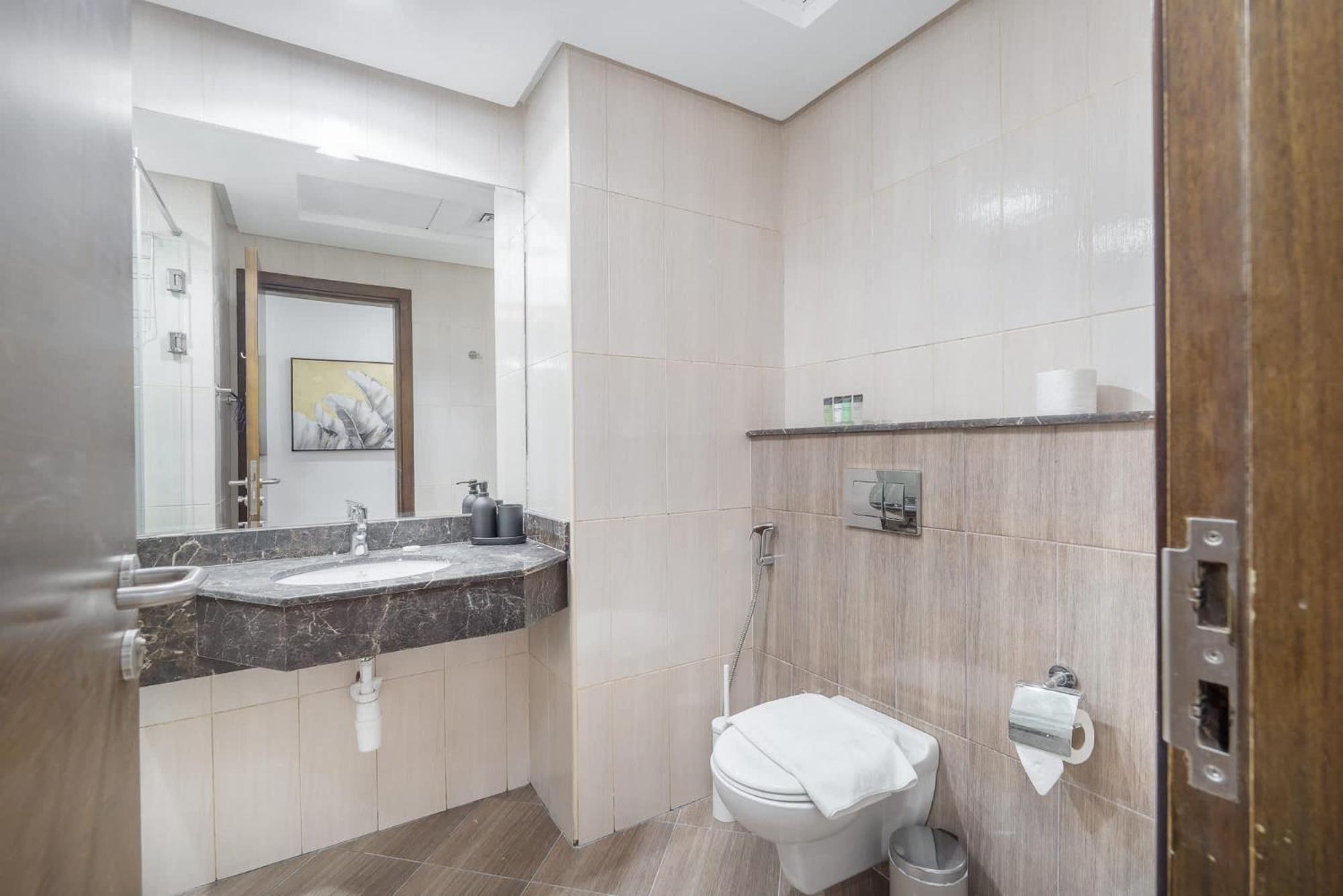 Apartment In Botanica Jvc Perfect For 3