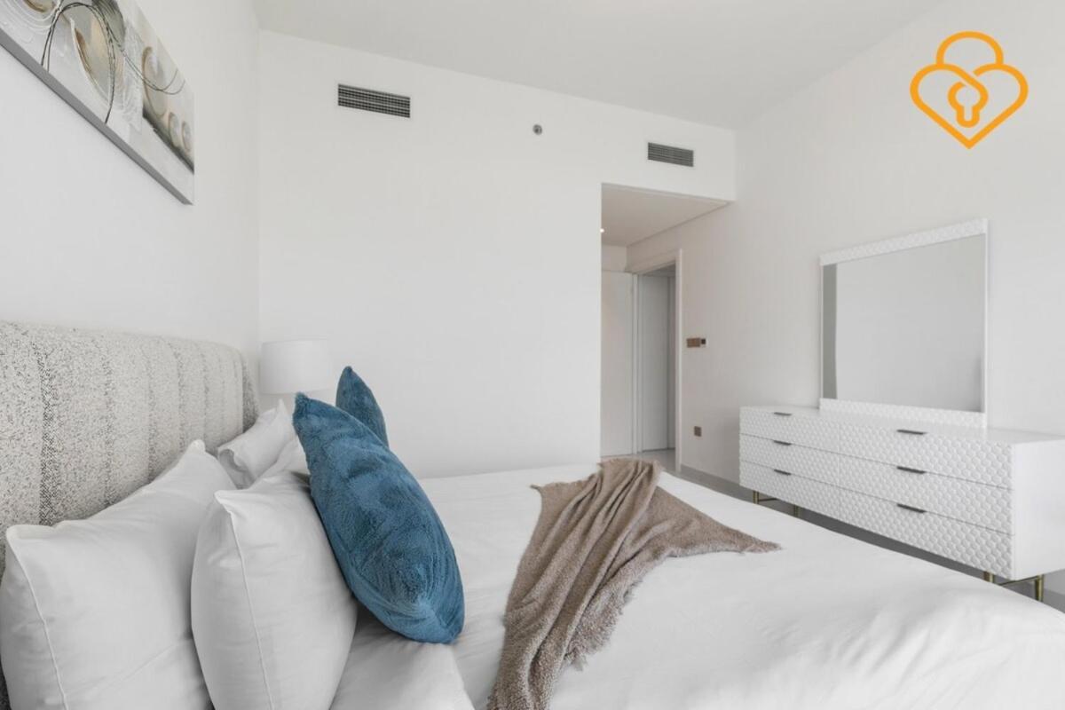 Keysplease 2 Bedroom Vista, Emaar Beachfront Apartment Dubai