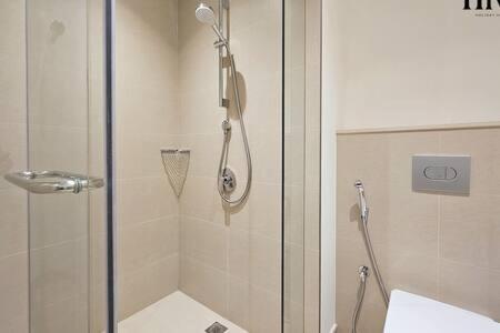 Stunning 2 Bed In Downtown Views Dubai