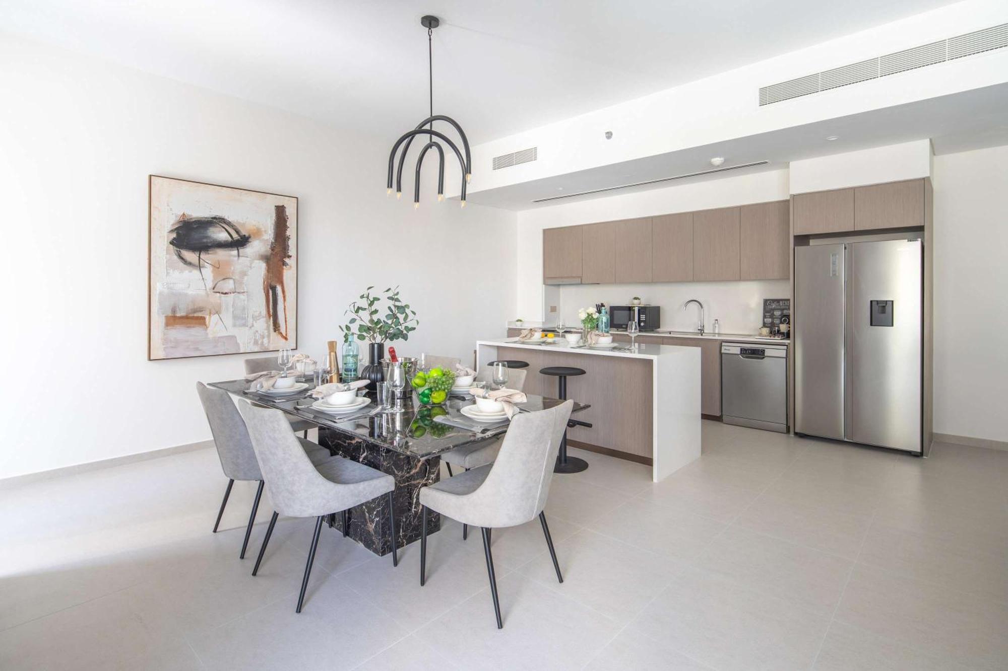 Frank Porter - Grande Signature Apartment Dubai