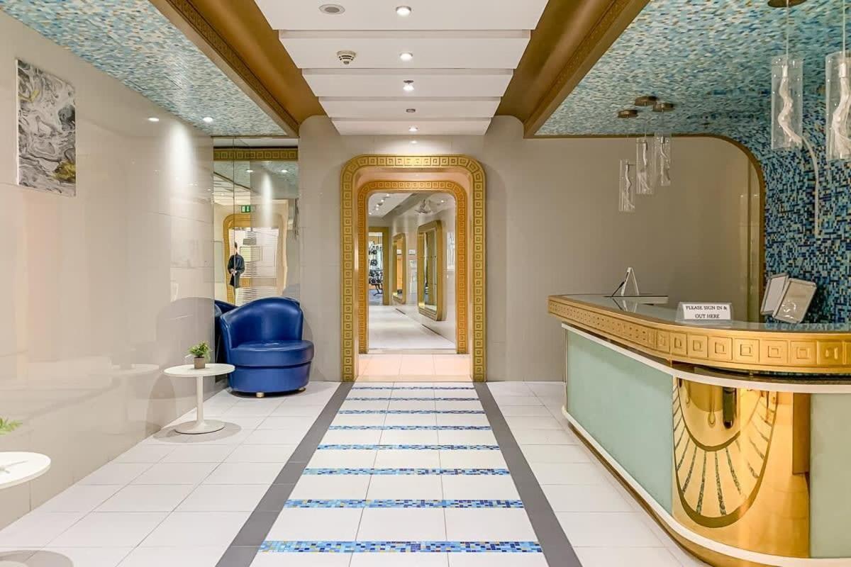 Frank Porter - Rbc Tower Apartment